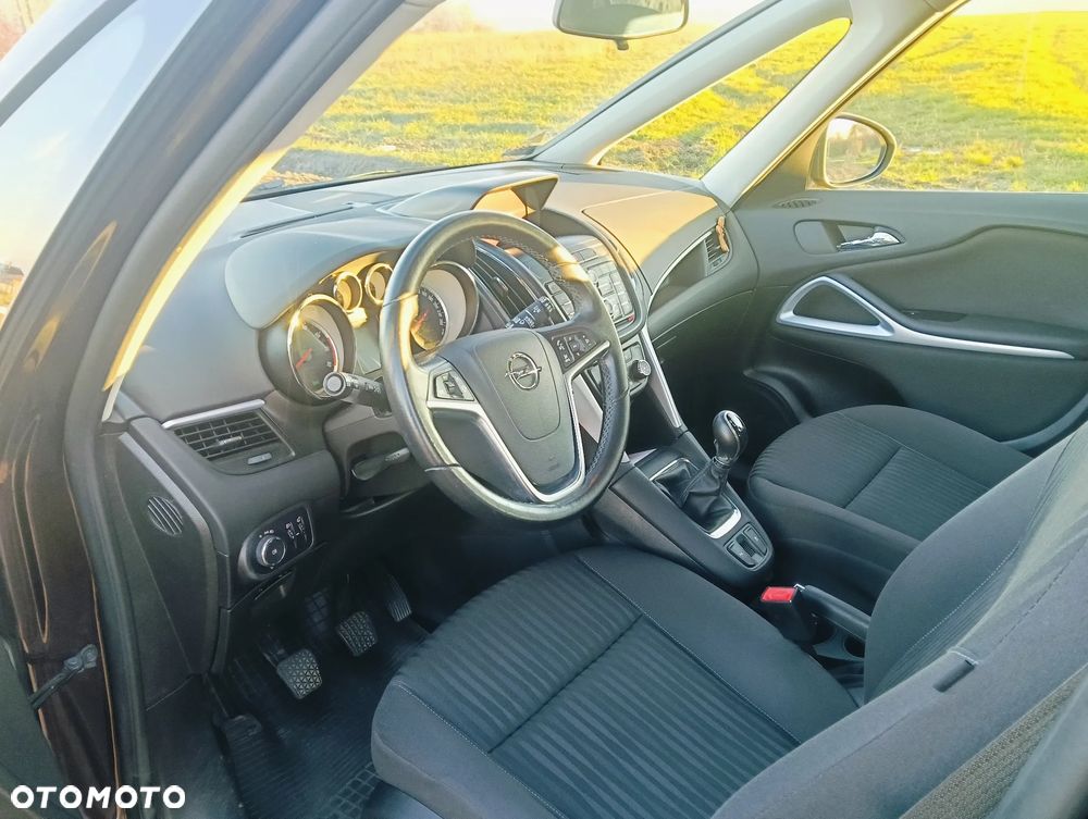 Opel Zafira Tourer 1.4 Turbo drive - 14