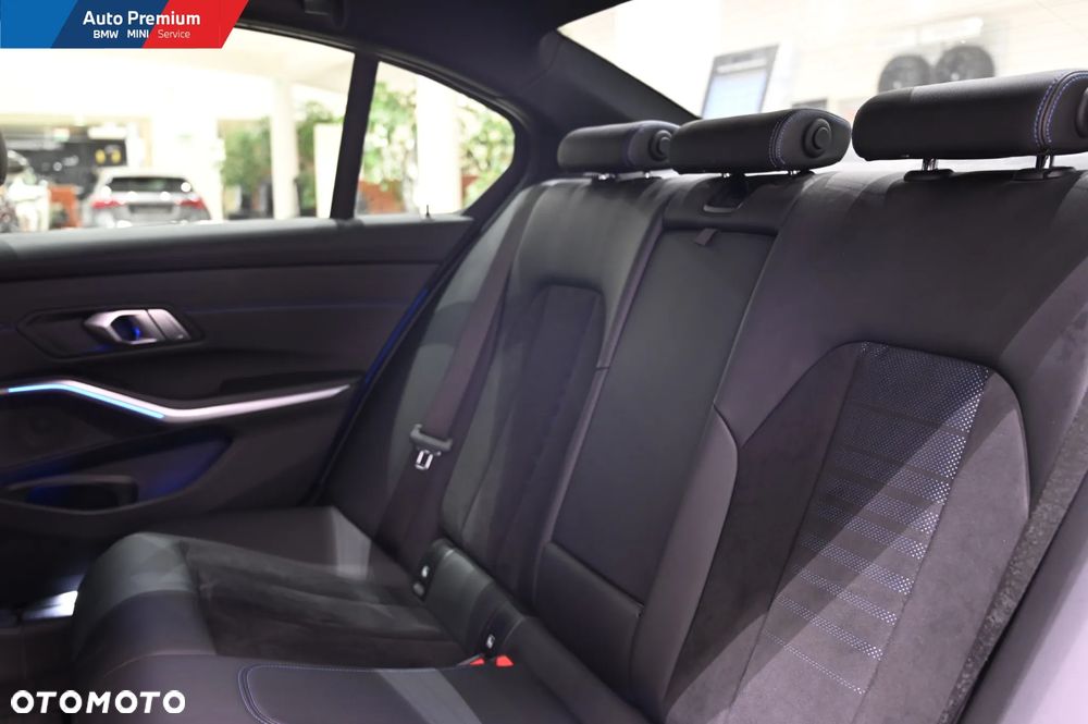 BMW Seria 3 320d xDrive - 16