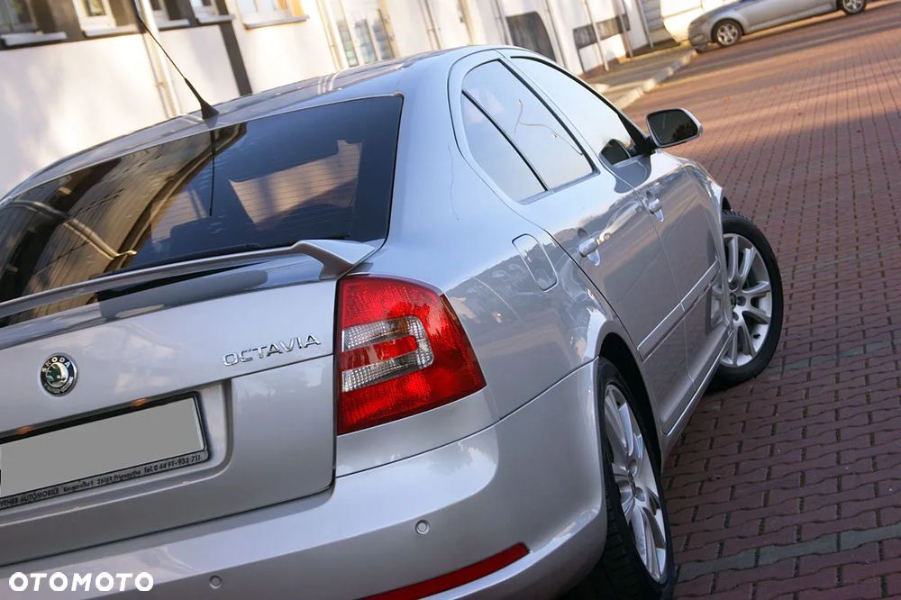 Skoda Octavia 2.0 TFSI RS - 16