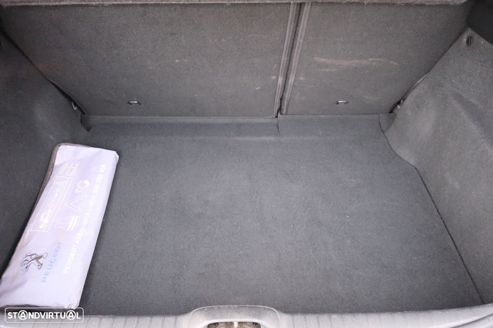 Peugeot 208 1.5 BlueHDi Signature - 26