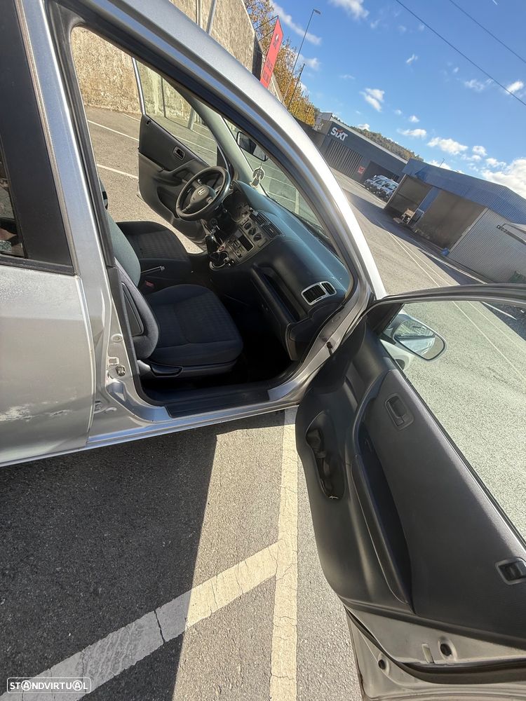 Honda Civic 1.4i S - 12