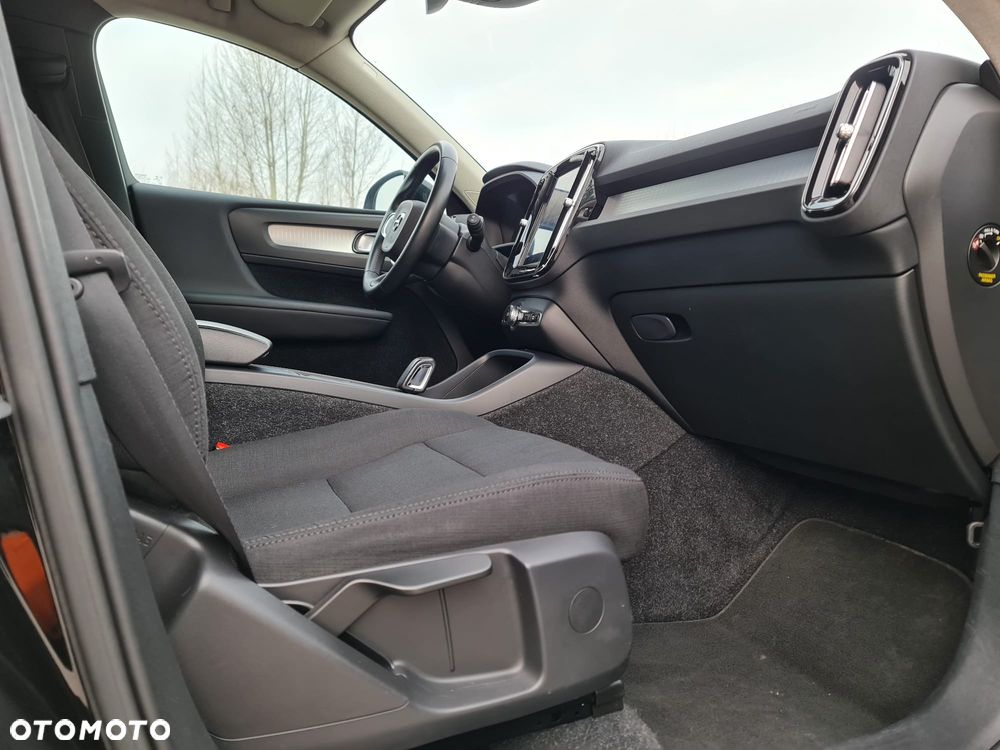 Volvo XC 40 D3 AWD Geartronic Momentum Pro - 12