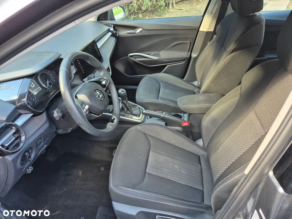 Skoda Fabia 1.0 TSI Style Color - 9