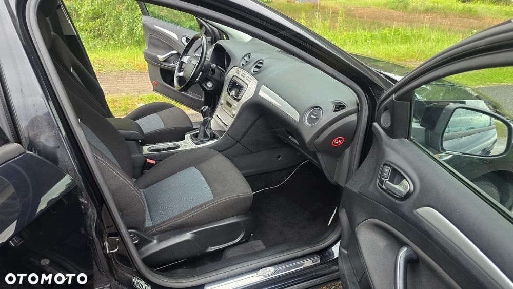 Ford Mondeo 1.6 Trend - 23