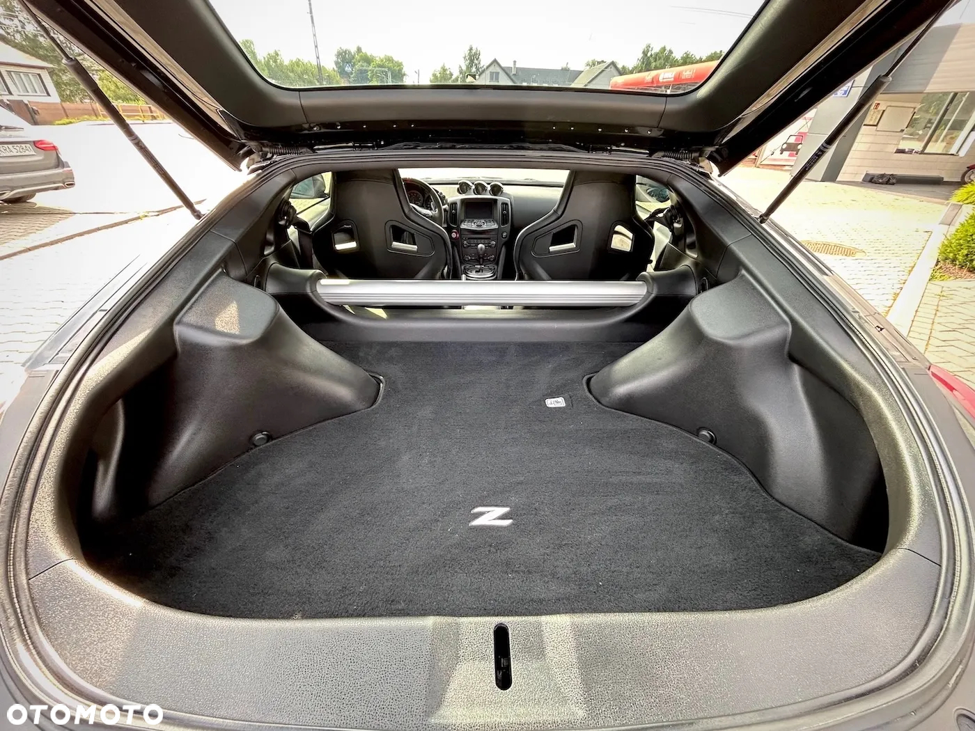Nissan 370 Z - 17