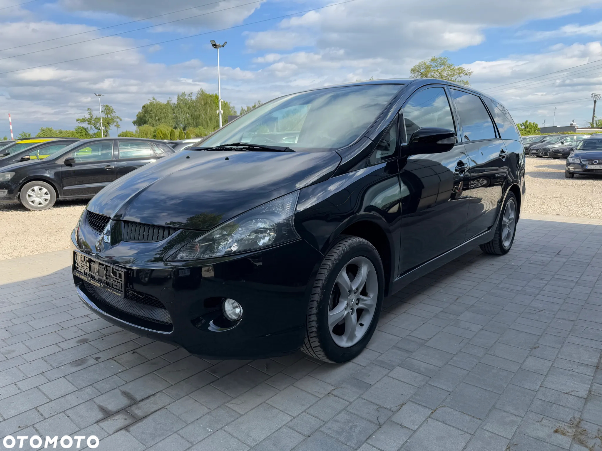 Mitsubishi Grandis 2.4 Inform - 12
