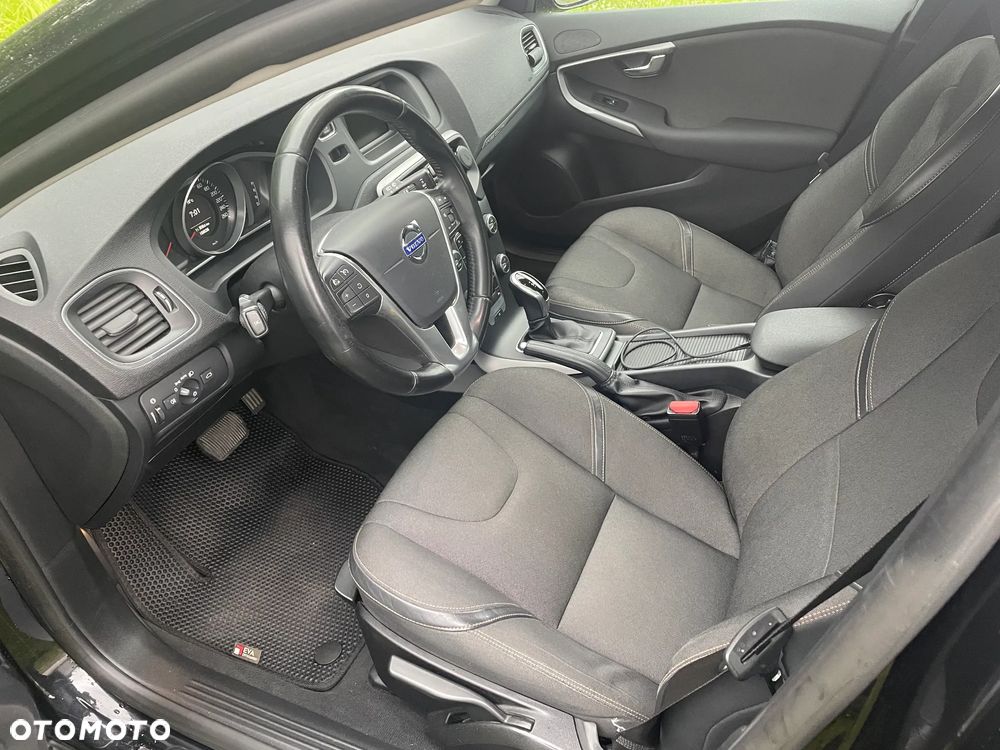 Volvo V40 D4 Momentum - 25