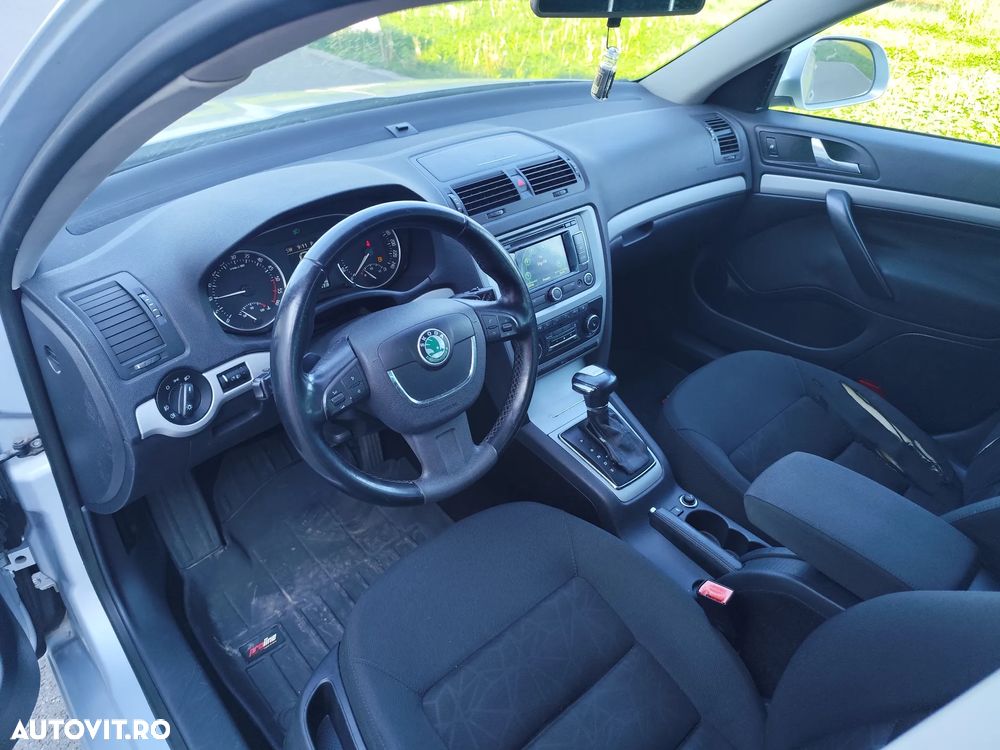Skoda Octavia 2.0 TDI Elegance DSG - 4
