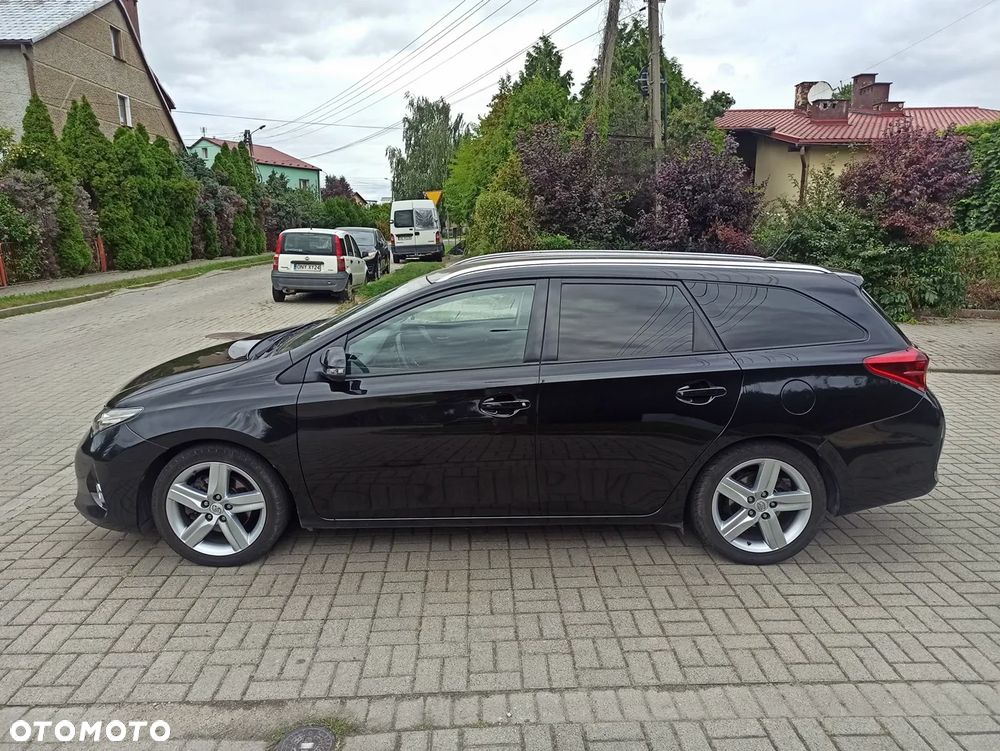 Toyota Auris 2.0 D-4D Touring Sports Executive - 7