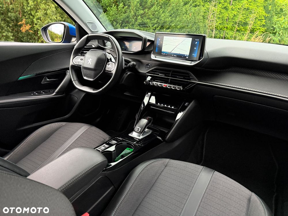 Peugeot 2008 BlueHDi 130 EAT8 Allure Pack - 17