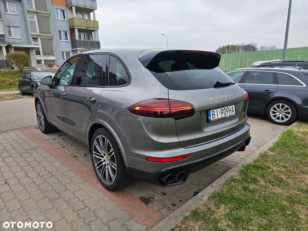 Porsche Cayenne S - 7