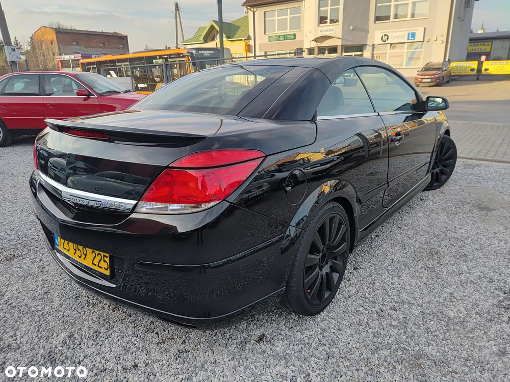 Opel Astra 1.6 Turbo Cosmo - 6
