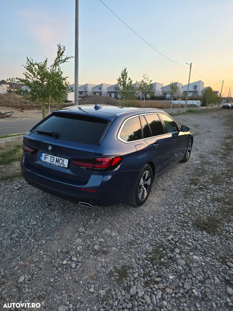 BMW Seria 5 2021 photo 2