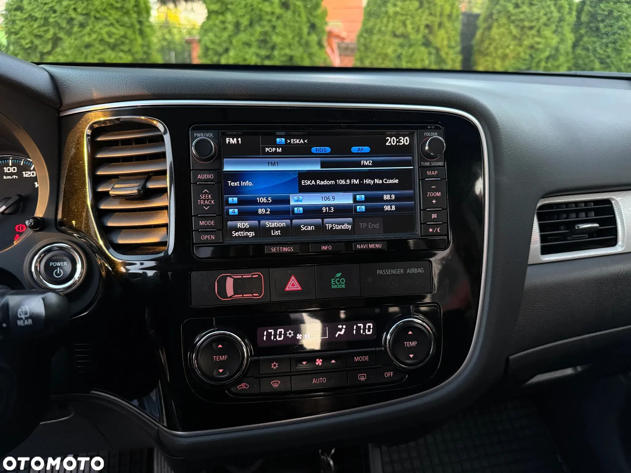 Mitsubishi Outlander 2.0 4WD Plug-In Hybrid Top - 37