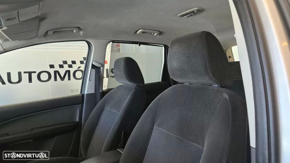 Ford Focus C-Max 1.6 TDCi Ghia - 32