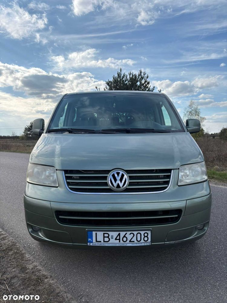 Volkswagen Caravelle - 1