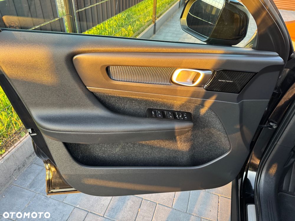 Volvo XC 40 T3 Geartronic RDesign - 32