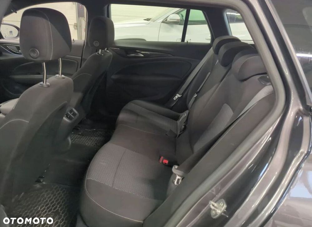 Opel Insignia - 8