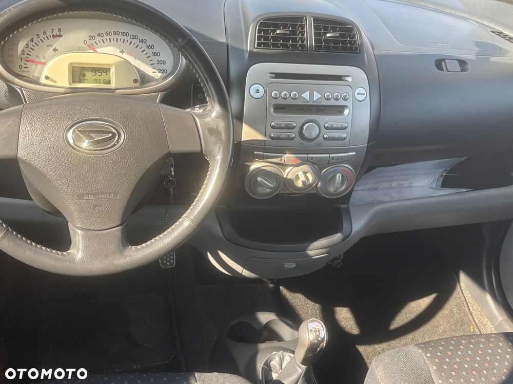 Daihatsu Sirion 1.3 - 24