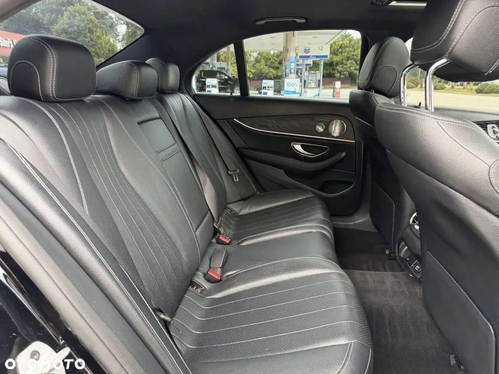 Mercedes-Benz Klasa E 300 9G-TRONIC - 20