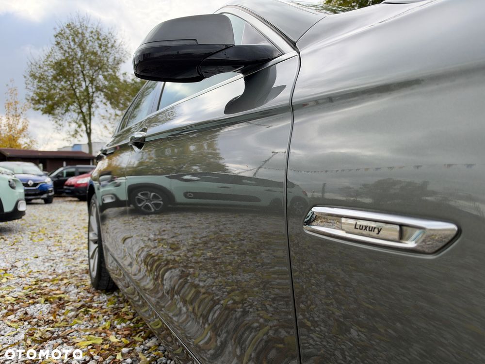 BMW Seria 5 528i xDrive Luxury Line - 16