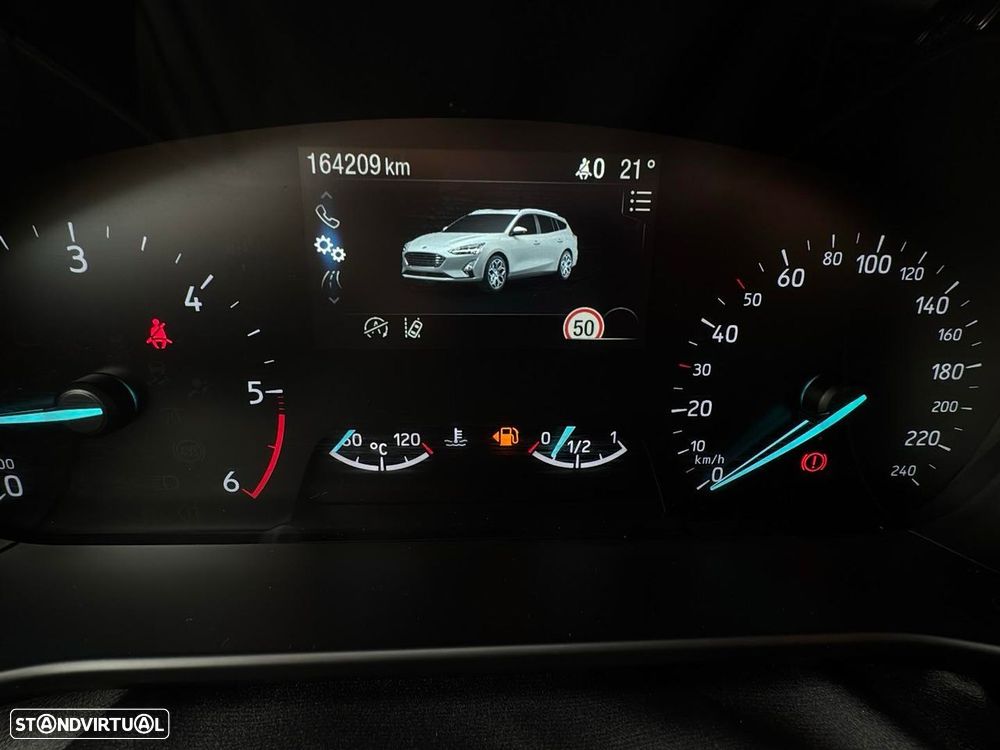 Ford Focus SW - 13