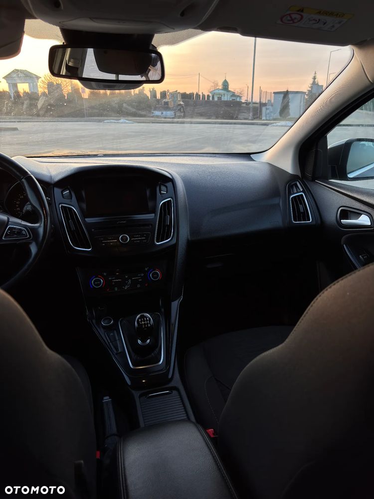 Ford Focus 1.0 EcoBoost Titanium - 12