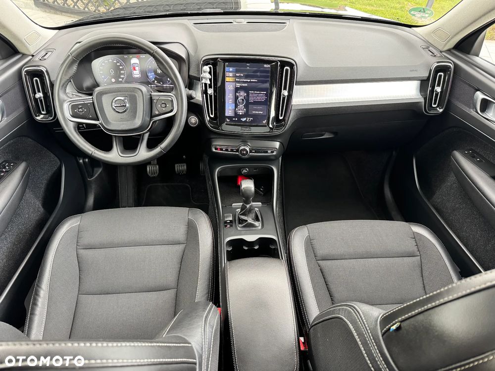 Volvo XC 40 T3 Momentum - 26