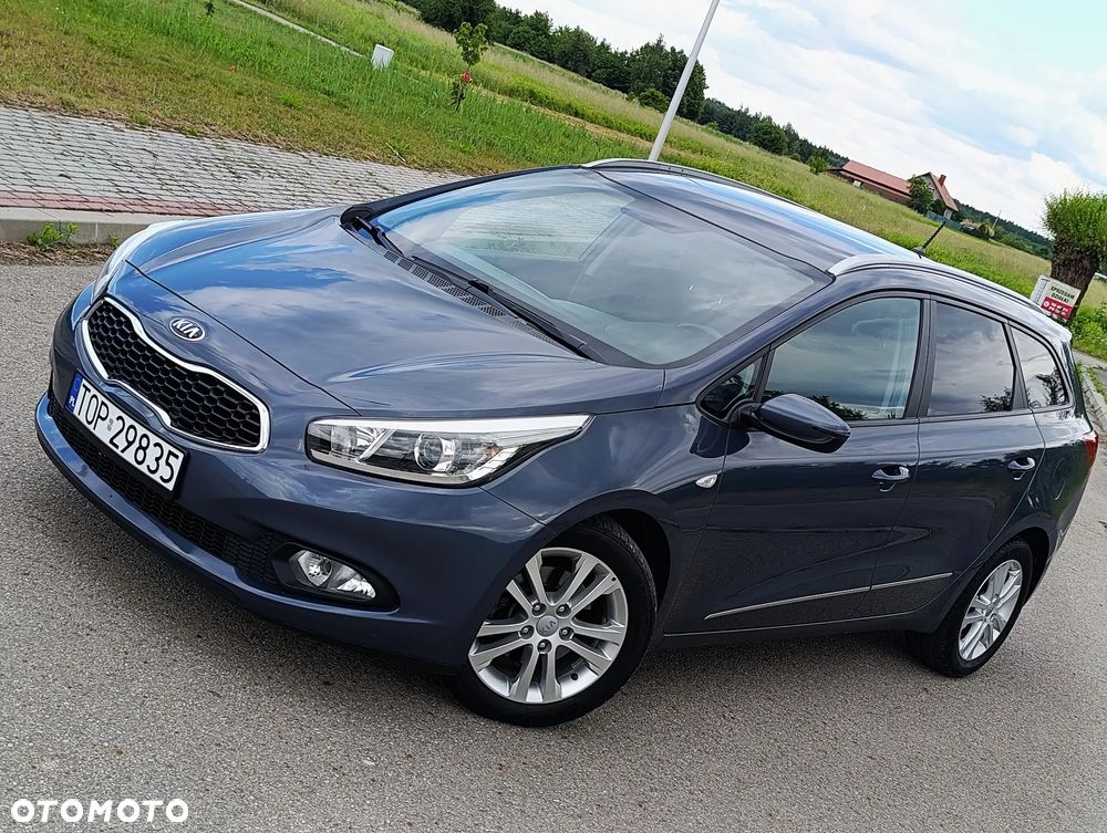 Kia Ceed 1.6 GDI Dream-Team Edition - 1