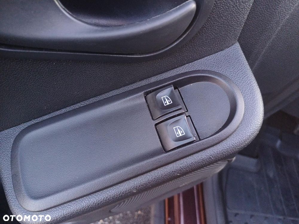 Dacia Duster 1.6 SCe S&S - 22