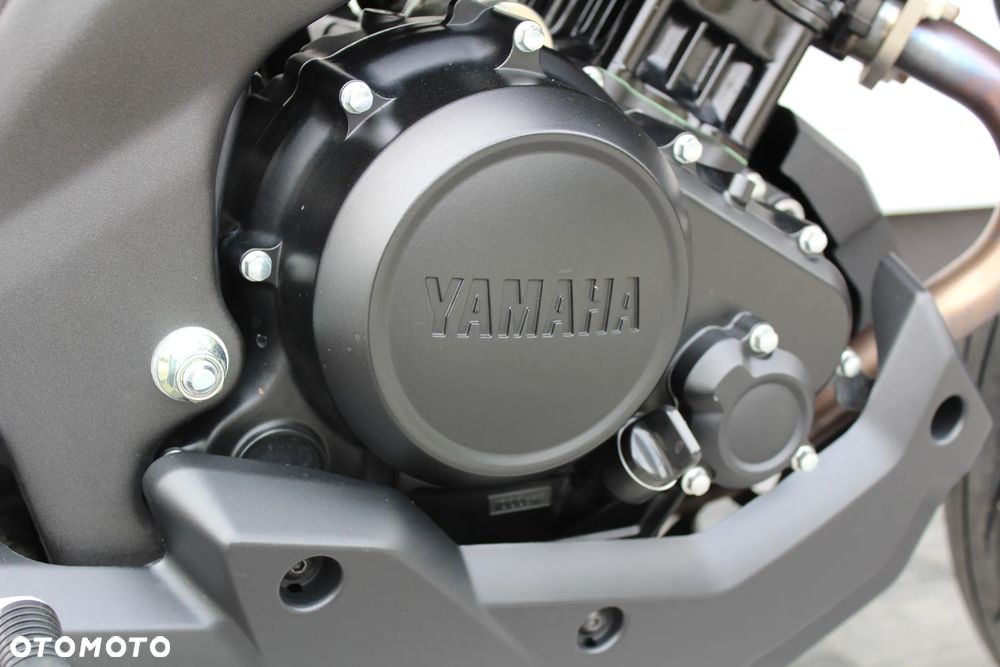 Yamaha MT - 24