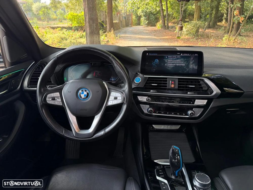 BMW iX3 M Sport Impressive - 16