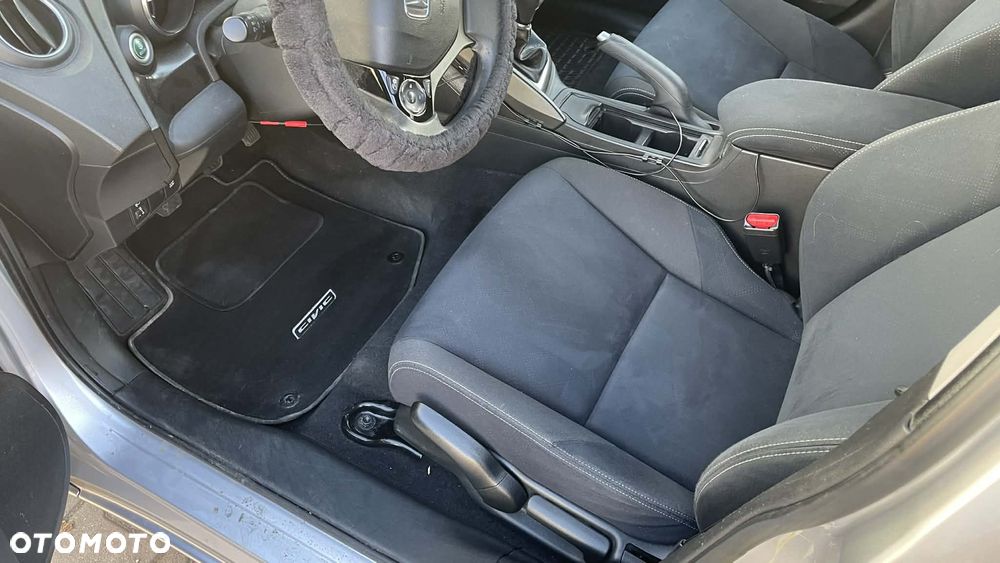 Honda Civic 1.4 i-VTEC - 8