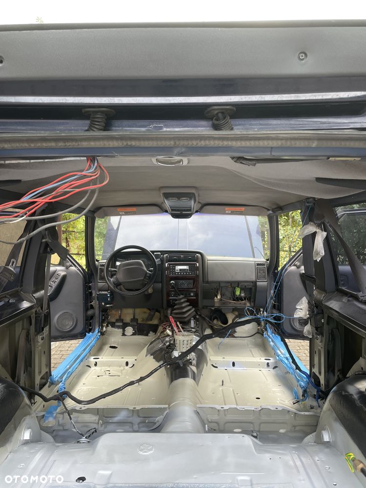 Jeep Cherokee - 11