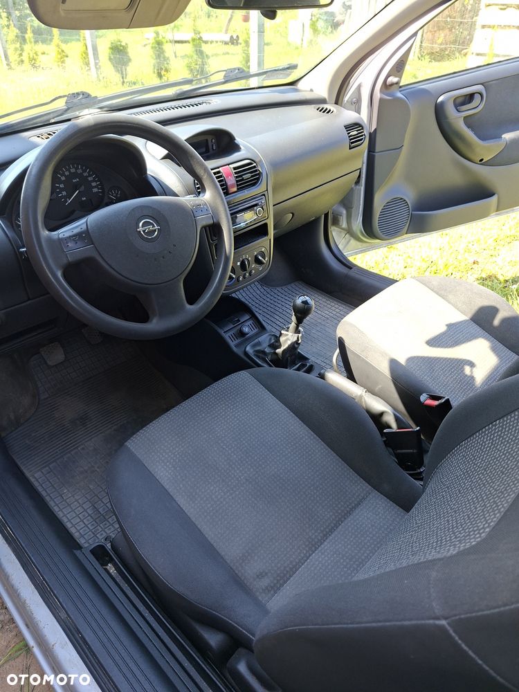 Opel Corsa - 8
