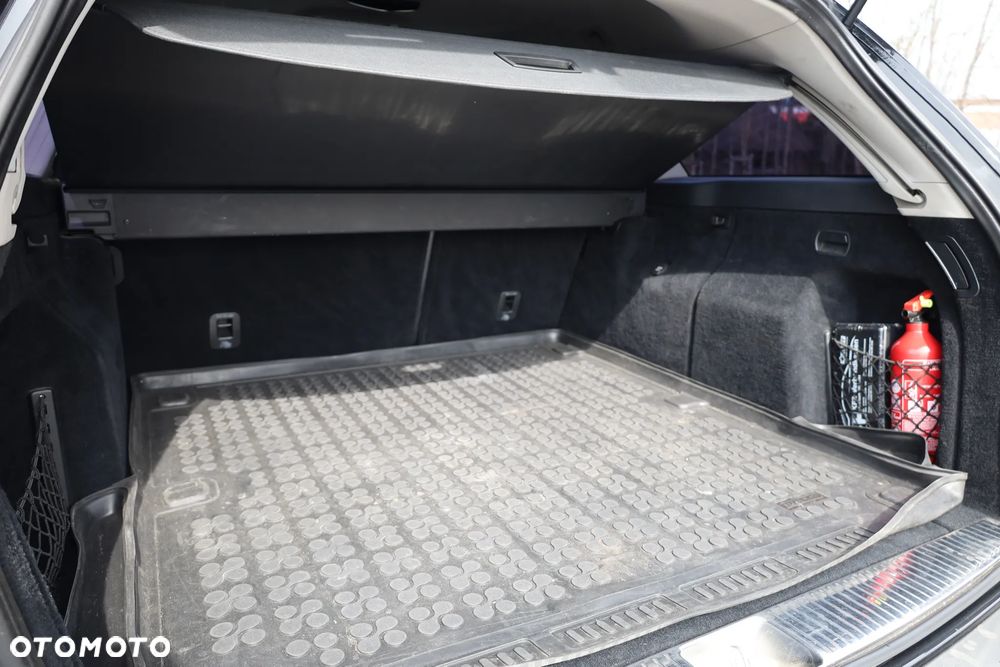 Mercedes-Benz Klasa E 220 CDI BlueEff Avantgarde - 27