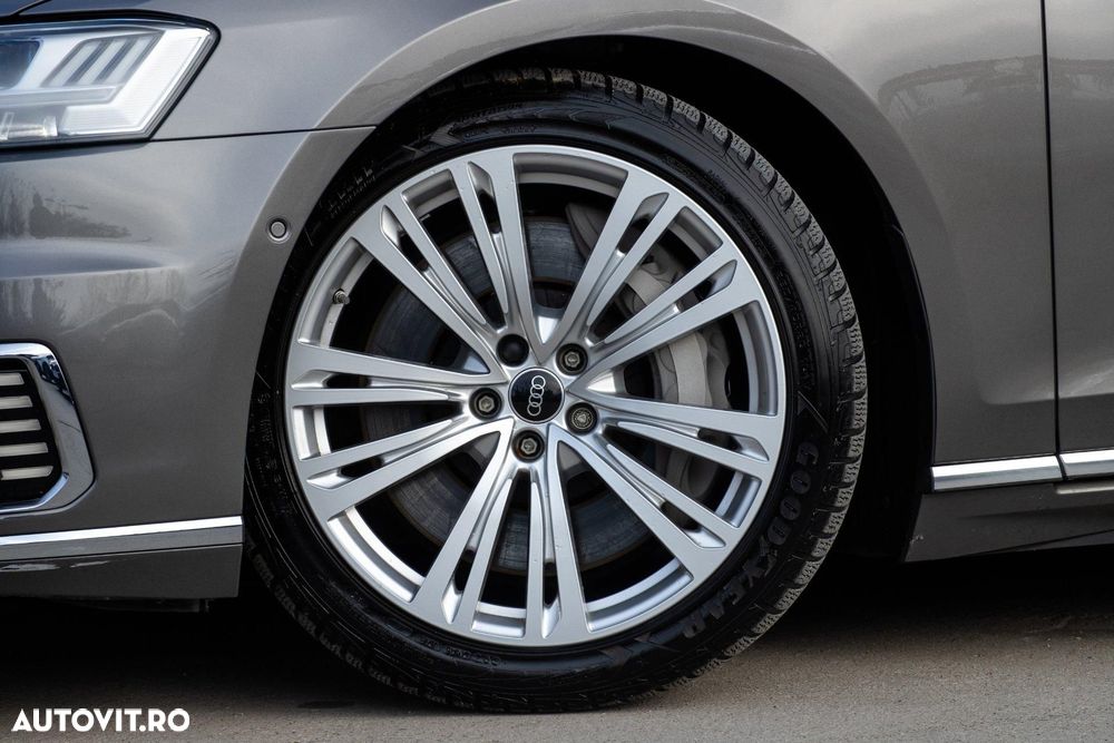 Audi A8 - 8