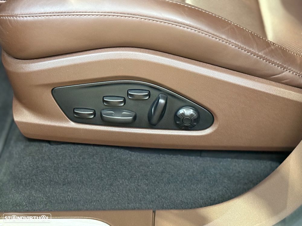 Porsche Macan Electric 4 - 26