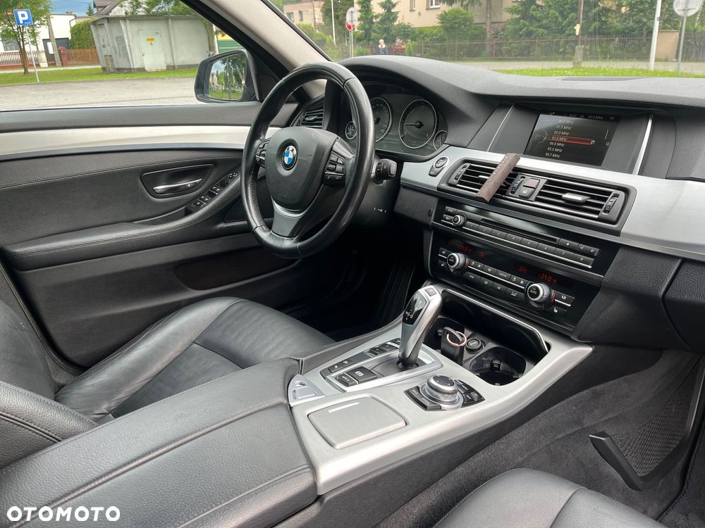 BMW Seria 5 520d xDrive - 6