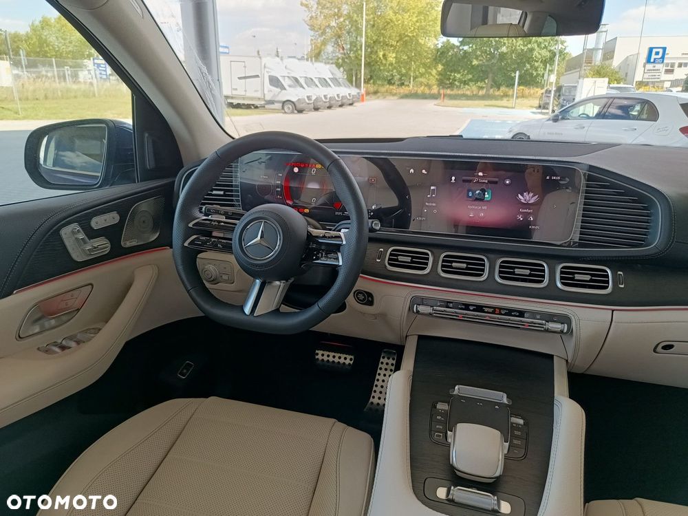 Mercedes-Benz GLS - 23