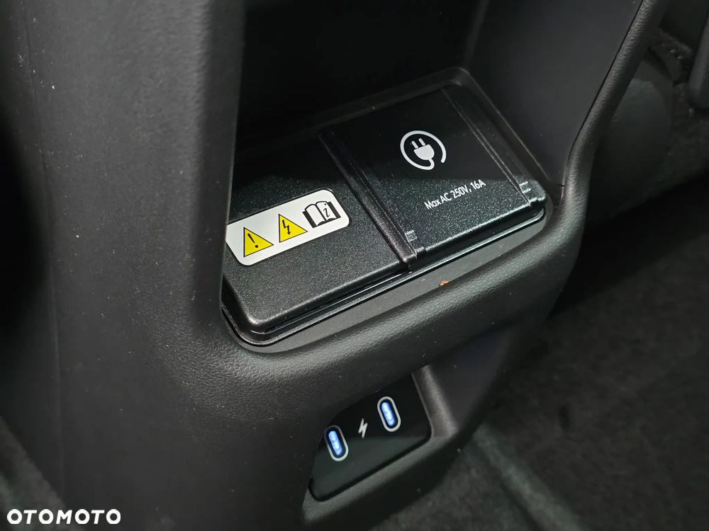 Hyundai Kona 64kWh Executive - 21