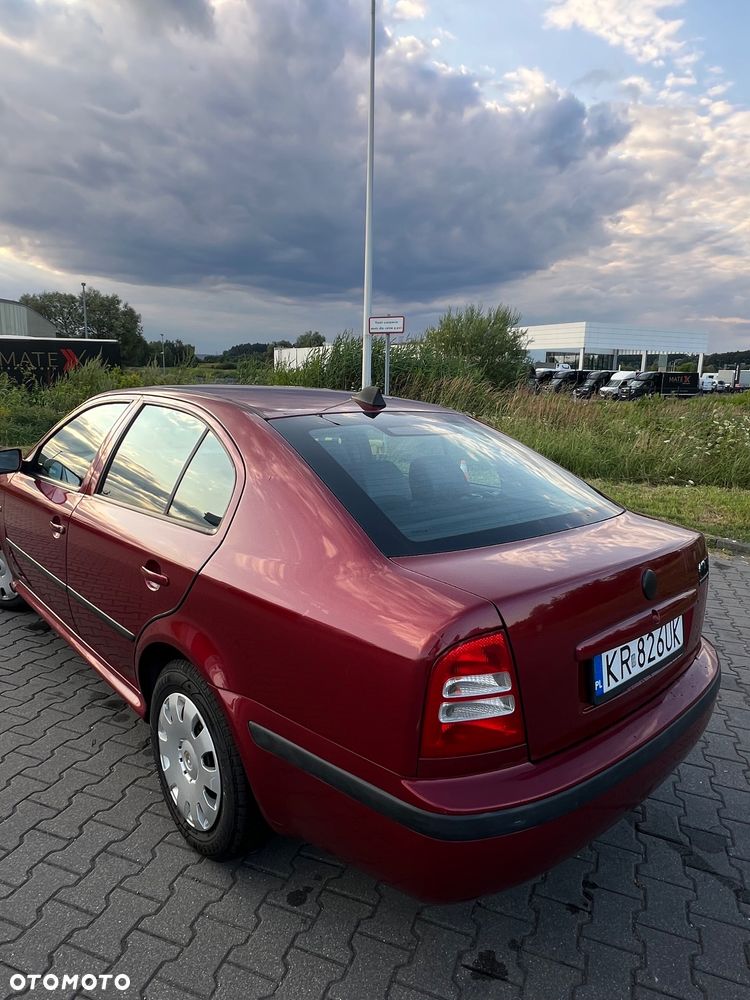 Skoda Octavia 1.6 Tour - 5