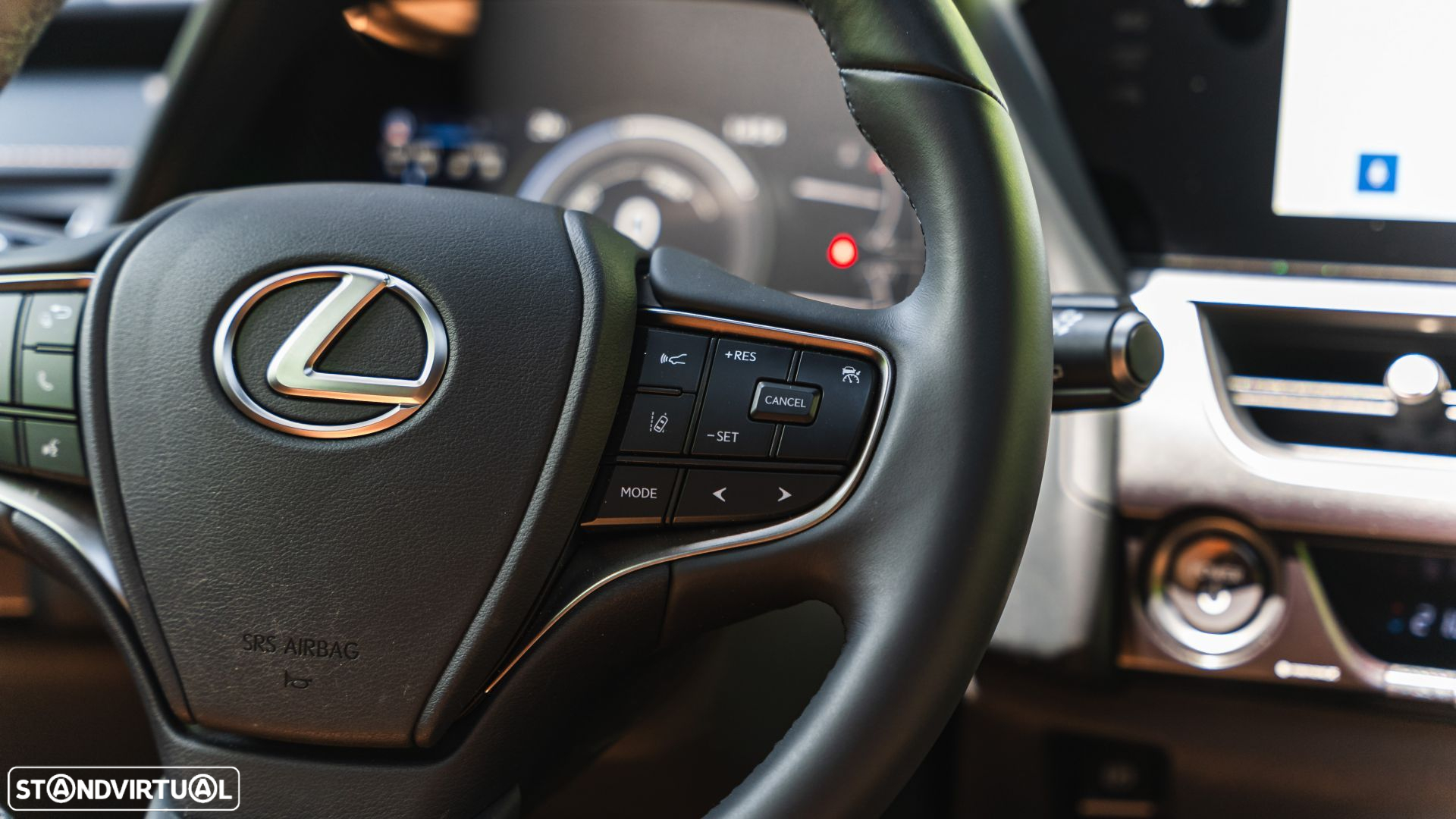Lexus UX 250h Sport (Ecrã 12.3) - 19