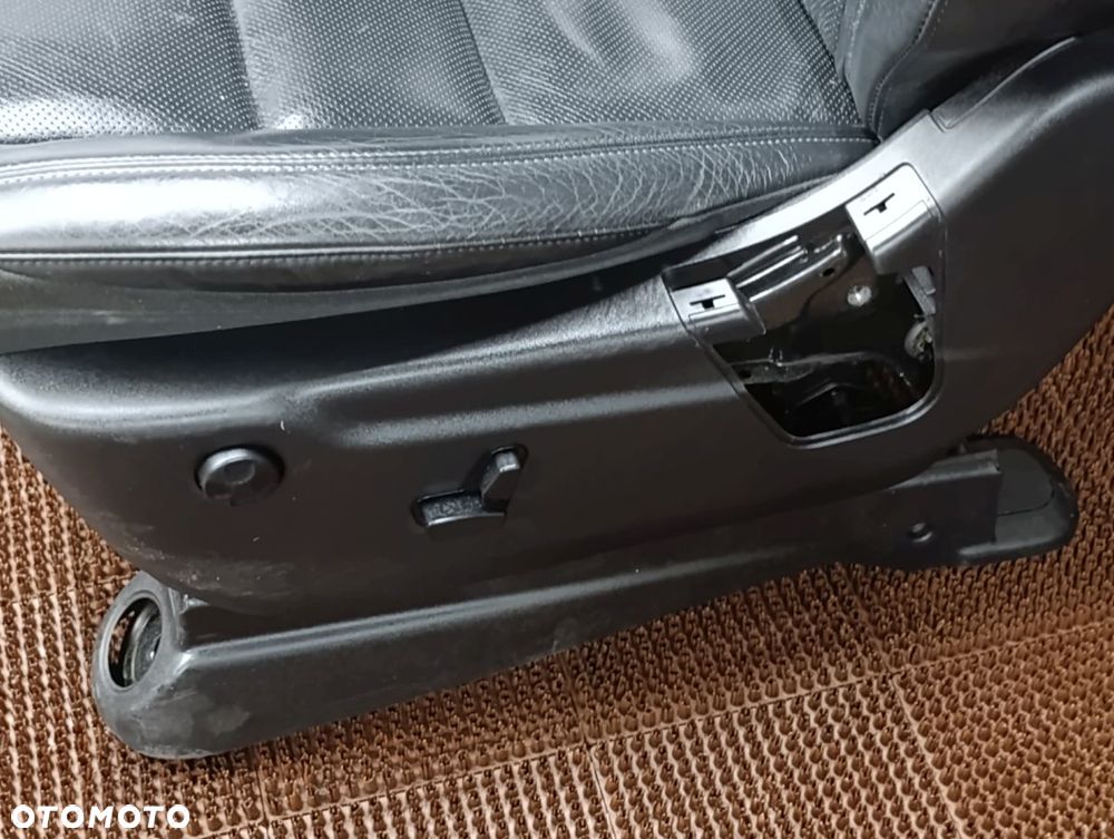 JEEP GRAND CHEROKEE WK2 16-21r Fotele Kanapa Boczki - 6