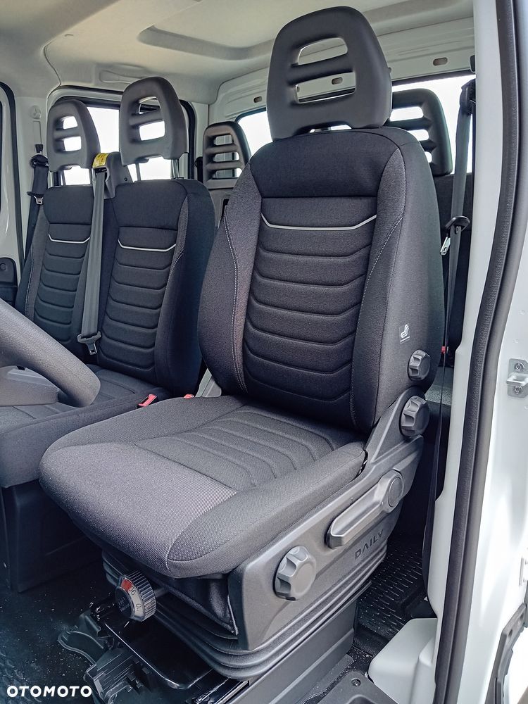 Iveco Daily 35S16H 3.0 D 160KM DOKA podwozie brygadowe 7 - osób - 10