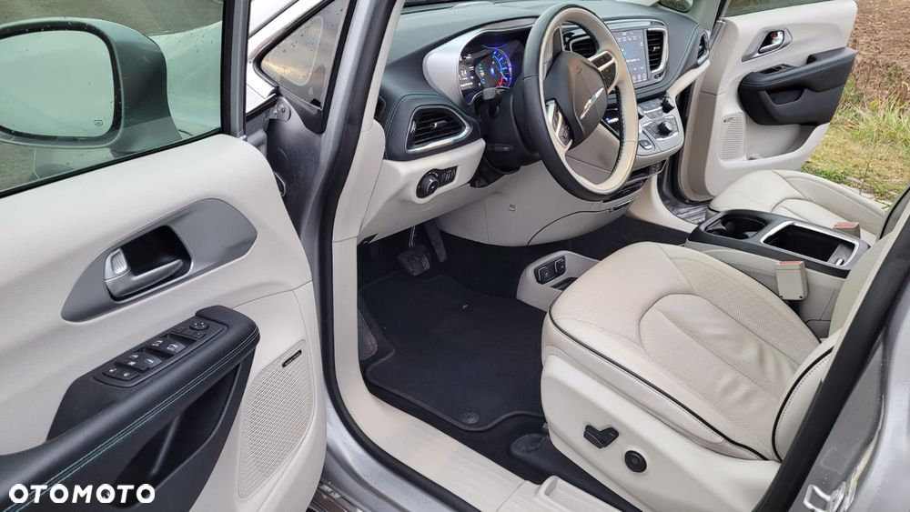 Chrysler Pacifica - 5