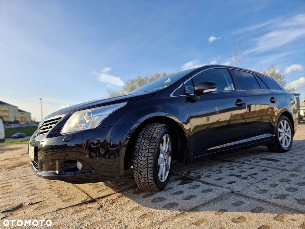 Toyota Avensis 2.2 D-4D Sol Plus - 1