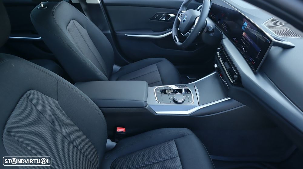 BMW 330 e Auto - 34