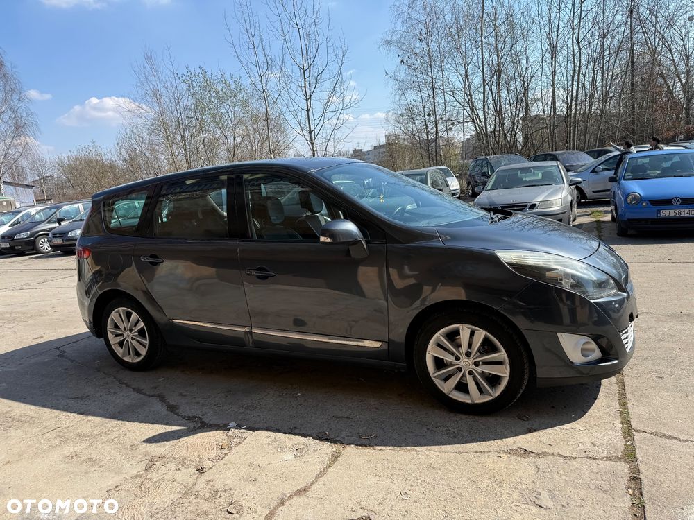 Renault Grand Scenic - 9