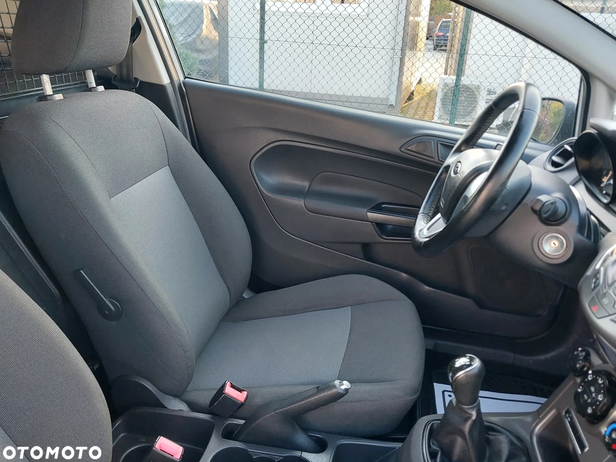Ford Fiesta 1.6 TDCi DPF Trend - 11